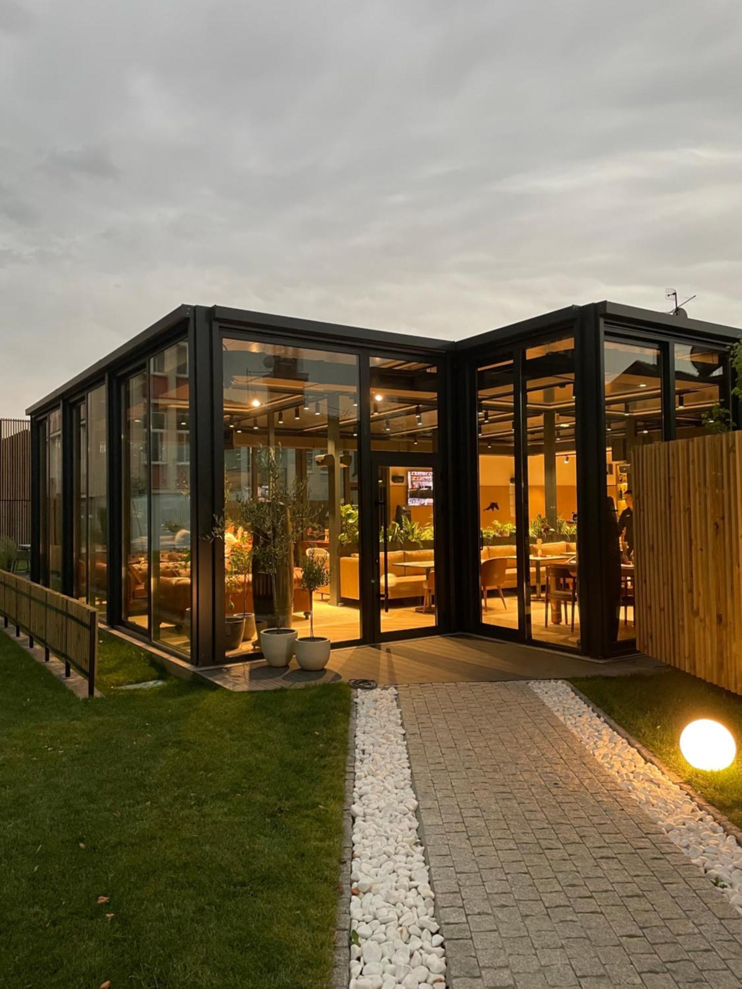 Santa Villa & Restaurant สเรมสกา มิโตรวิตซา ภายนอก รูปภาพ